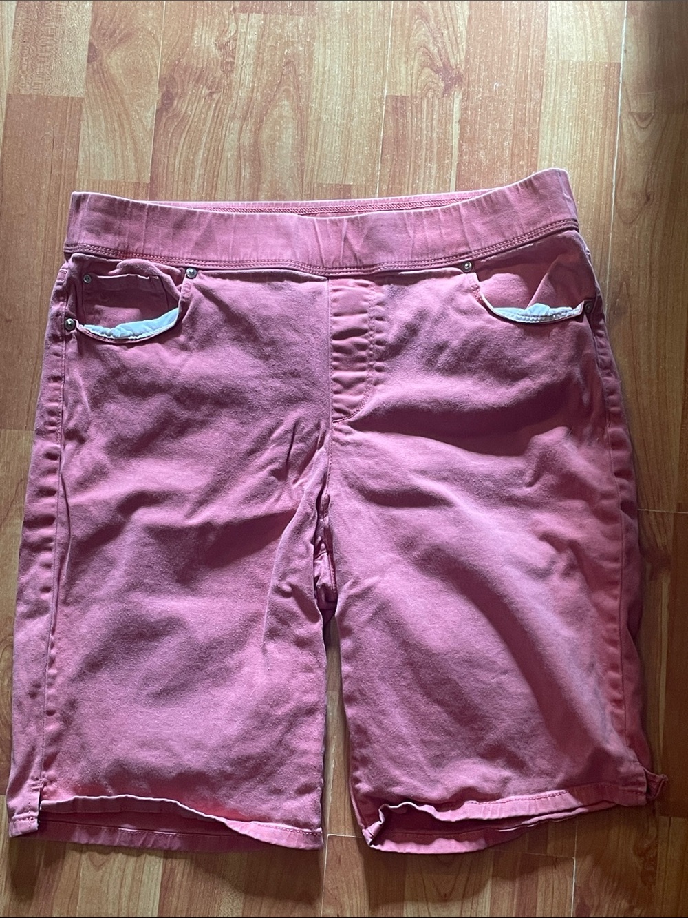 Gloria Vanderbilt Pink Bermuda Shorts